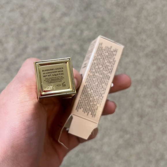 Burberry Kisses Lipstick  Horseferry Beige No.05 NEW - Picture 12 of 12